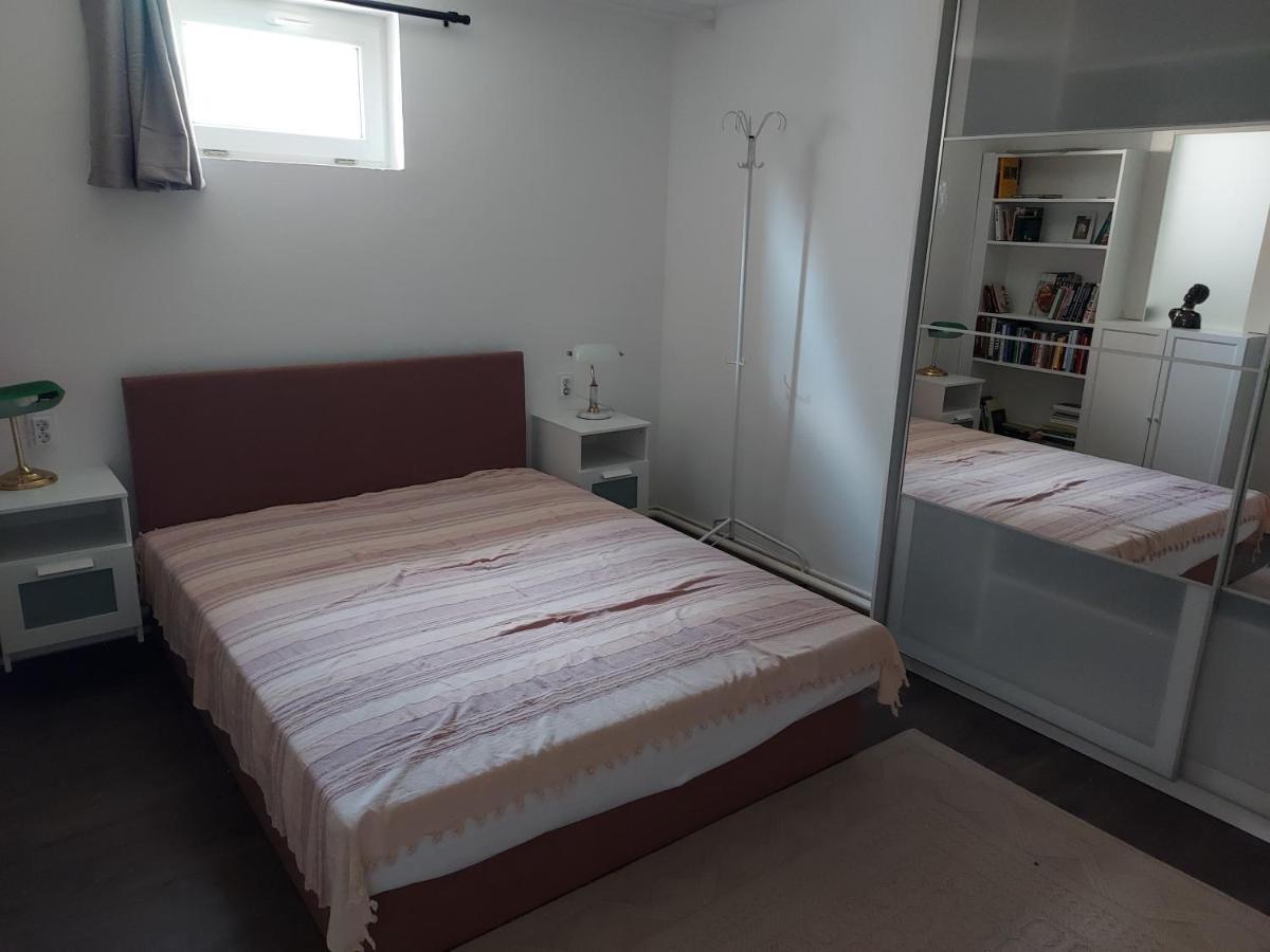 2+2Szemelyes Apartman Kerttel Leilighet Székesfehérvár Eksteriør bilde