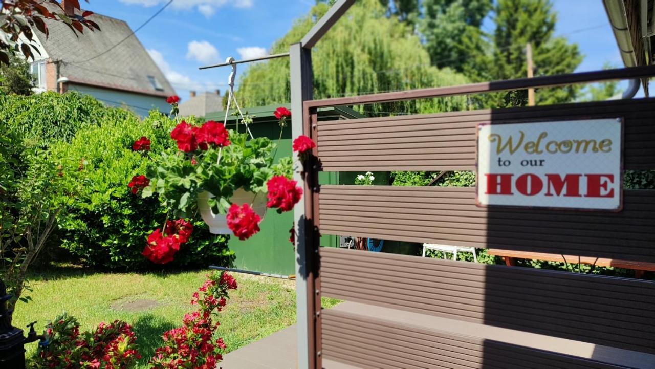 2+2Szemelyes Apartman Kerttel Leilighet Székesfehérvár Eksteriør bilde